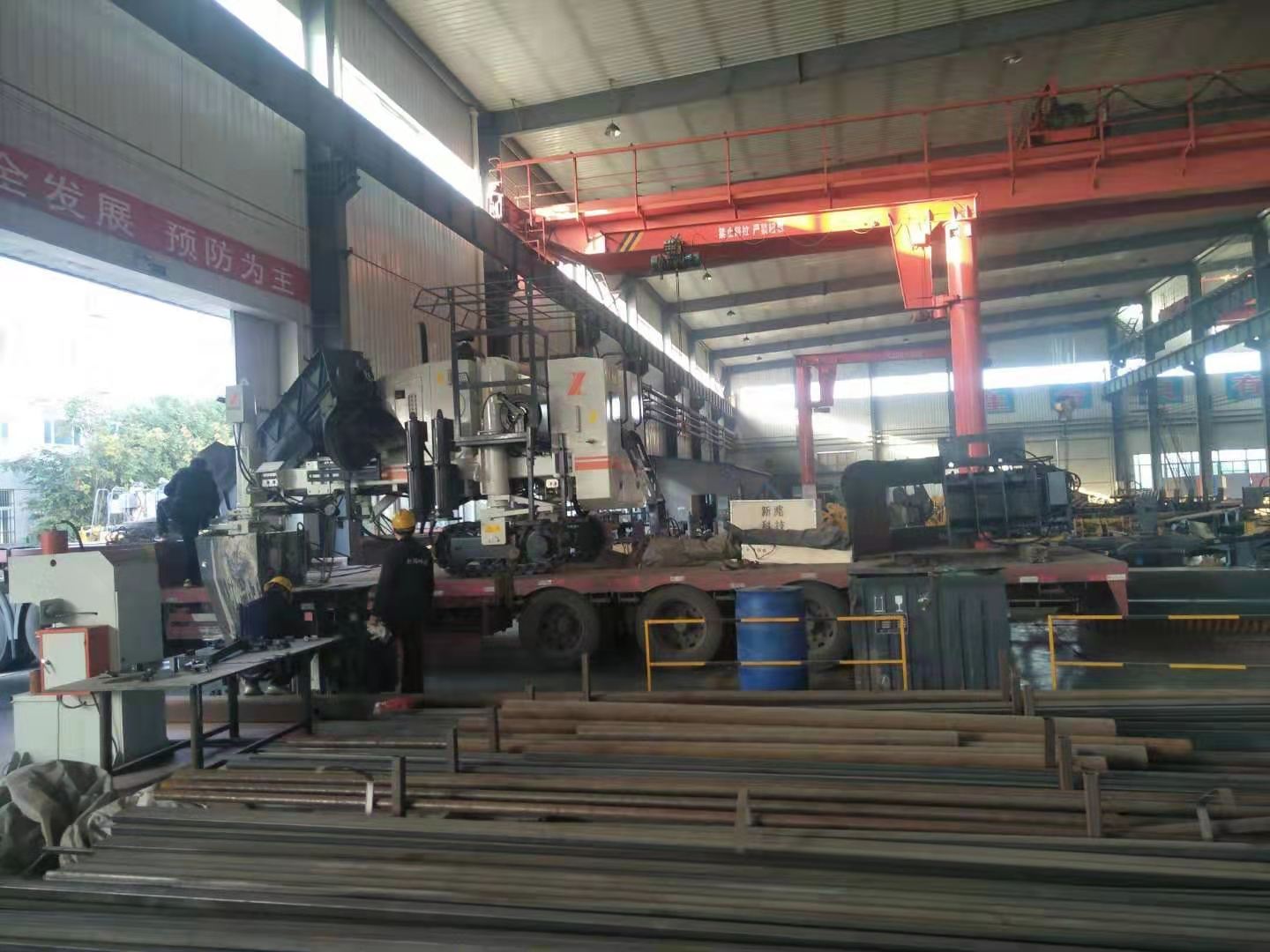 發(fā)車！新路緣混凝土滑模攤鋪機(jī)發(fā)襄陽棗陽，助力公路修筑