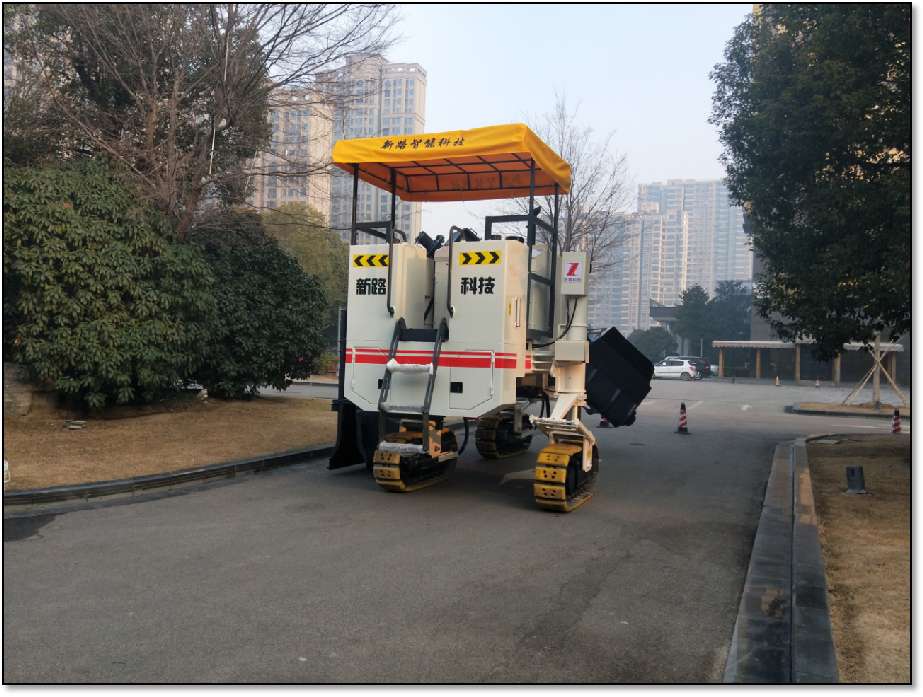 要正確使用操作混凝土路緣石滑模攤鋪機，定期對路緣石滑模機進行保養(yǎng)和維護